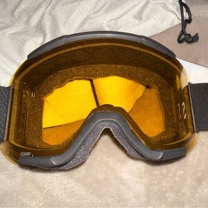 SMITH VR Goggles with Black Frame and Yellow Lens